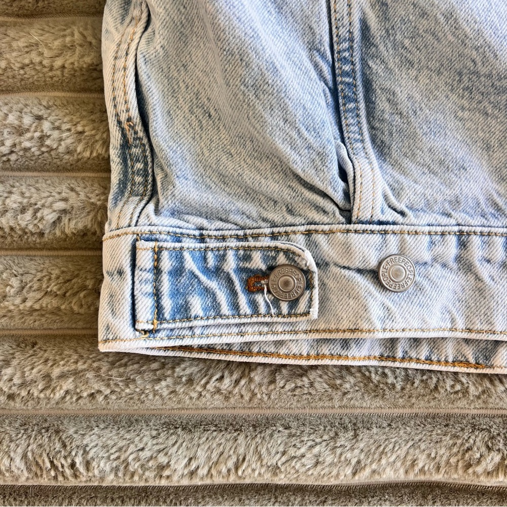 Free People Brando Denim Jacket in Malta Wash- Size XS - Picture 10 of 13